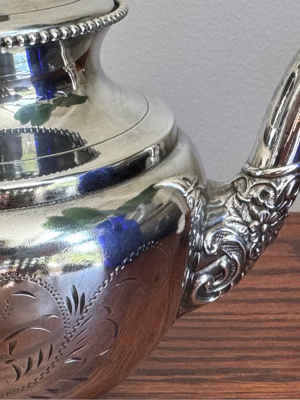 N/A elegant antique